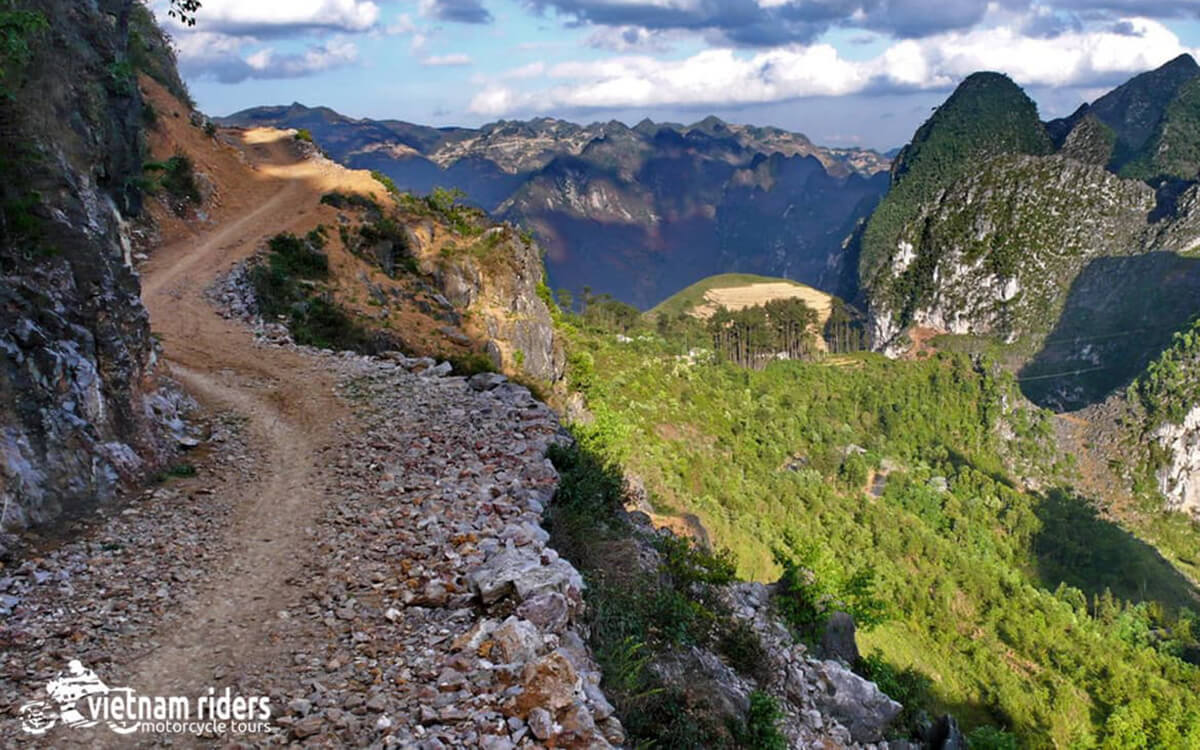 DAY 3: MEO VAC – HA GIANG (150 KM – 5 HOURS RIDING)