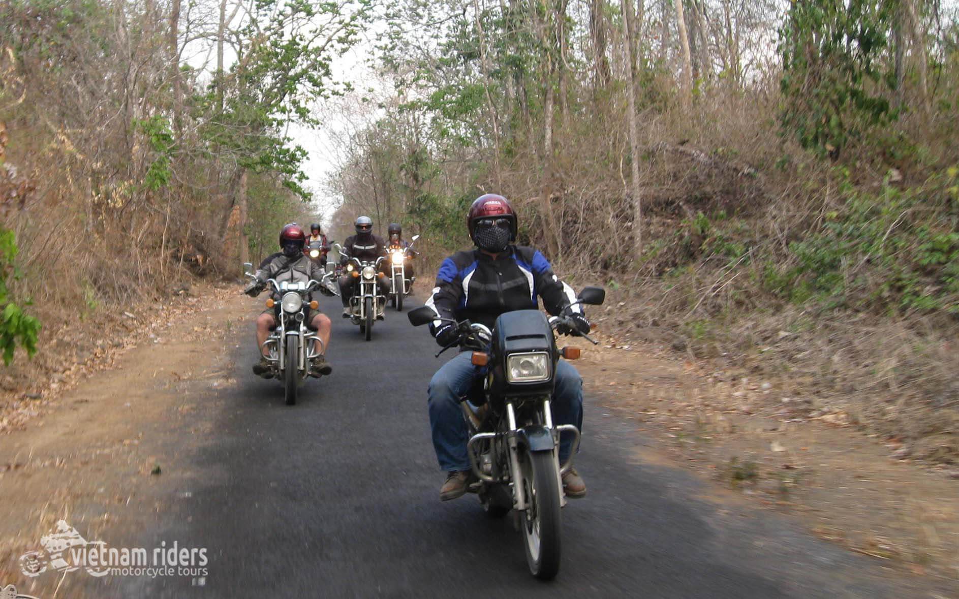 DAY 5: CU JUT TO LAK (140 KM - 5 HOURS RIDING)