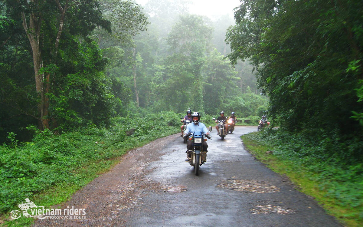 DAY 3: DRAY SAP WATERFALL TO BAO LOC (160 KM - 5 HOURS RIDING) 