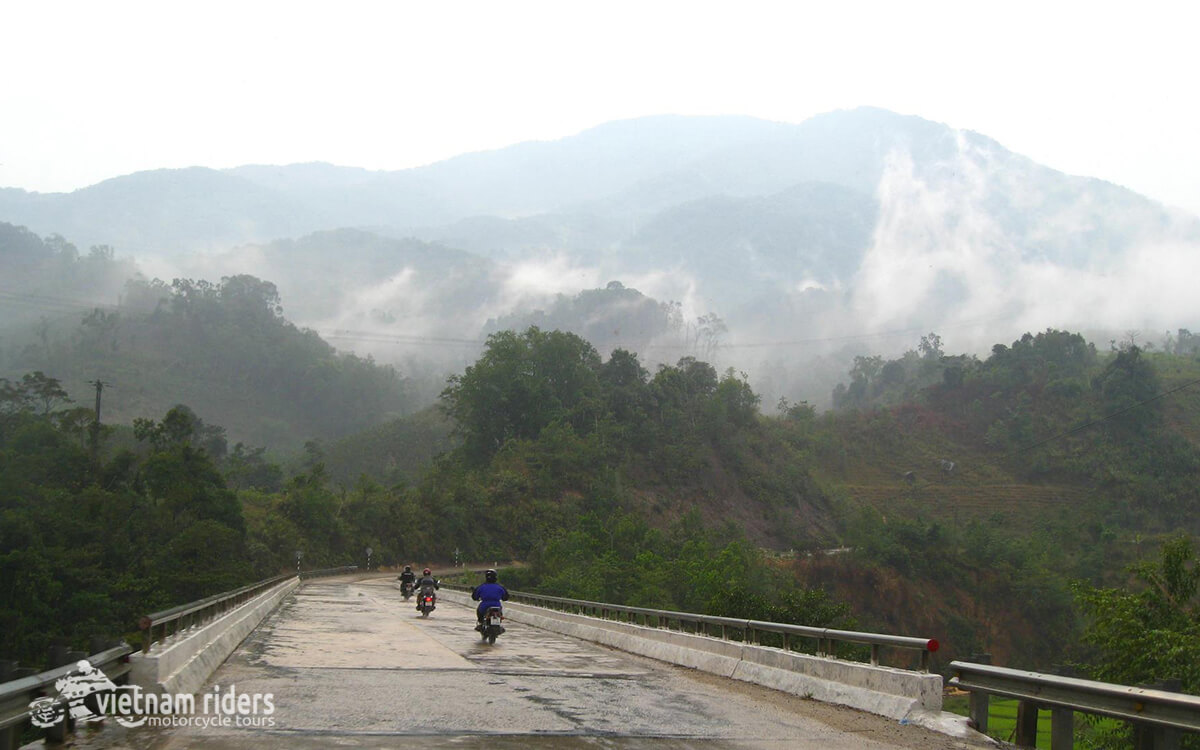 DAY 6: KHAM DUC TO KHE SANH (210 KM – 7 HOURS RIDING)