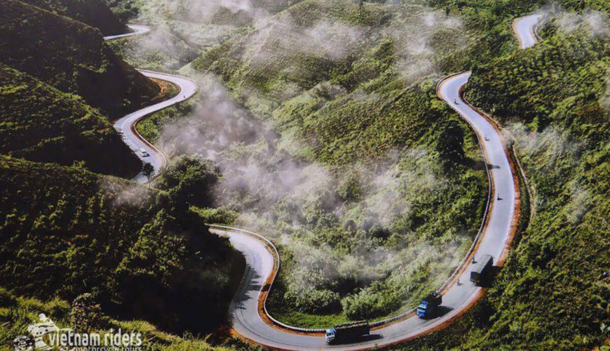 Magnificent landscape of Phoenix Pass, Vietnam Riders Motorcycle Tour