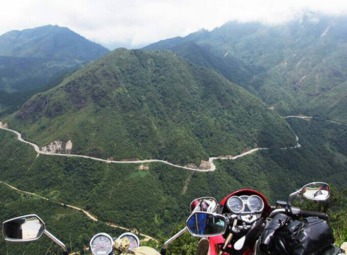 Taking in the magnificent view of Khau Pha Pass