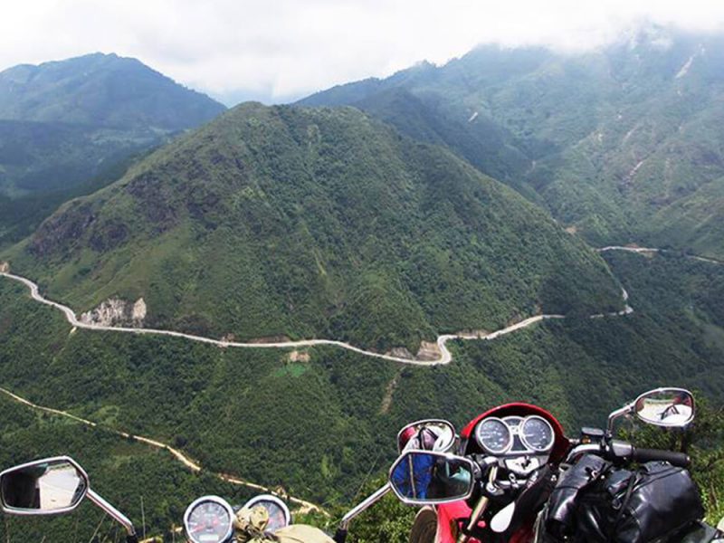 Taking in the magnificent view of Khau Pha Pass