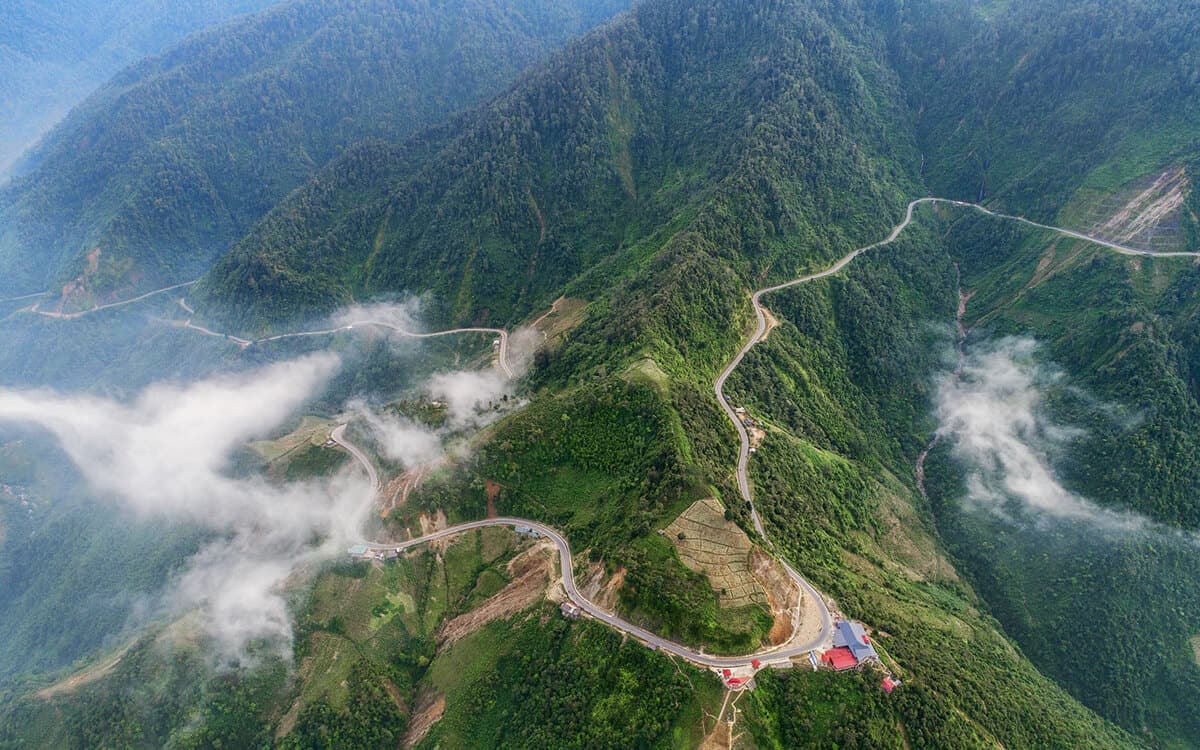 Mountain Pass in Nothern Vietnam: Kha Pha Pass
