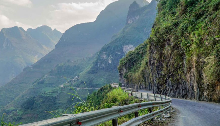 Mountain passes in Nothern Vietnam for motorcyclists